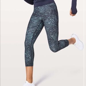 Lululemon Lead The Pack Crop